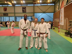 Compétition du 4 décembre 2021, les 3 participants. Les catégories en judo